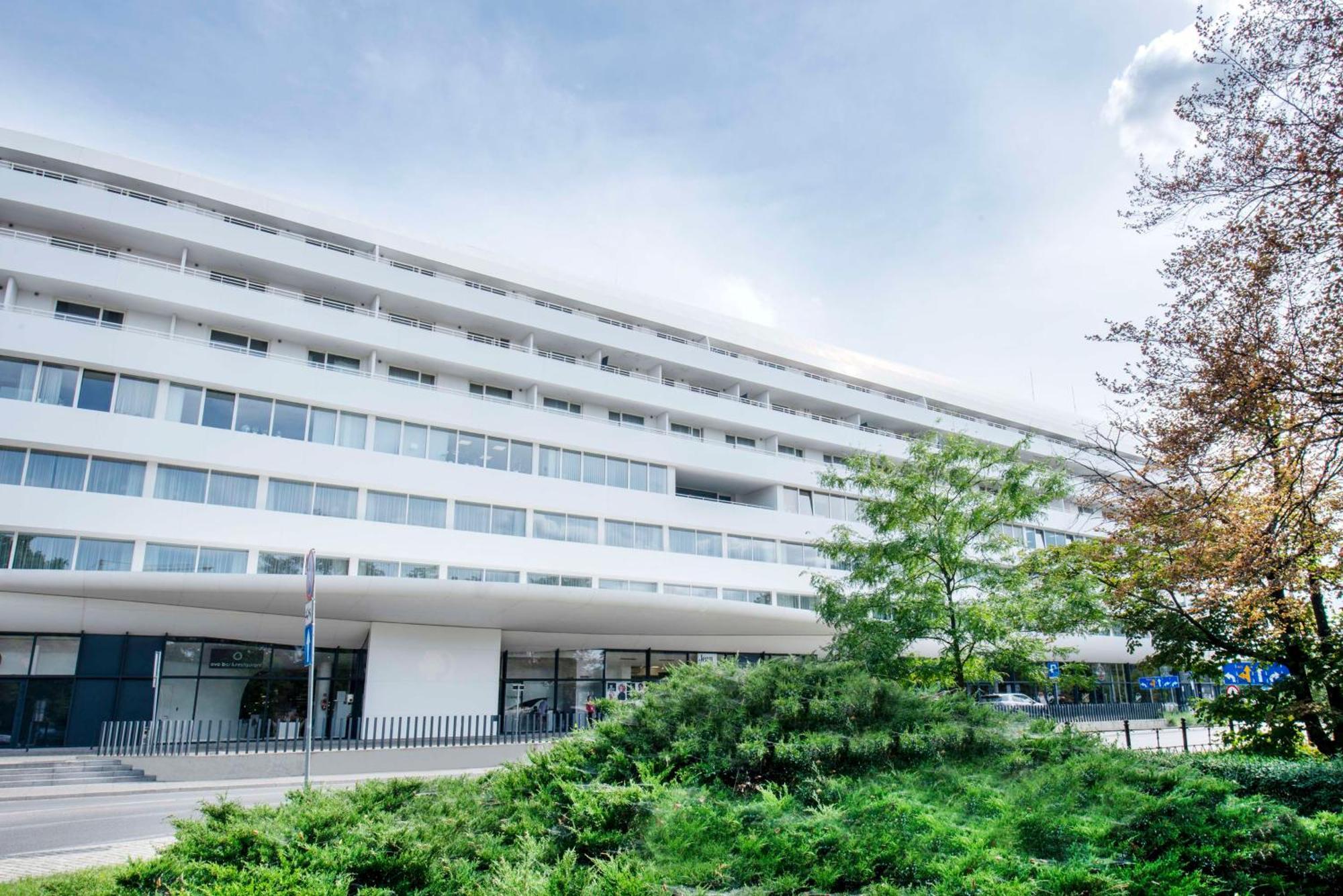 Doubletree By Hilton Wroclaw Hotel Exterior photo